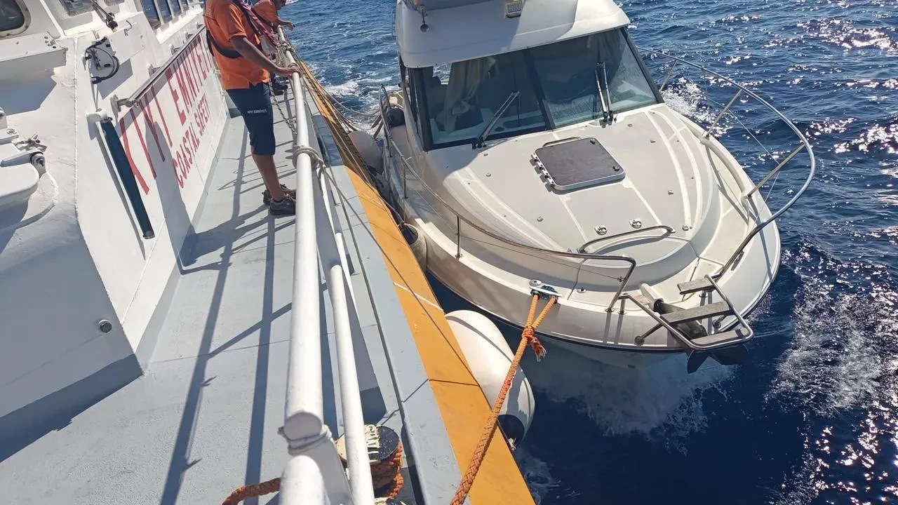 Muğla Bodrum'da su alan tekne KIYEM ekipleri tarafından kurtarıldı