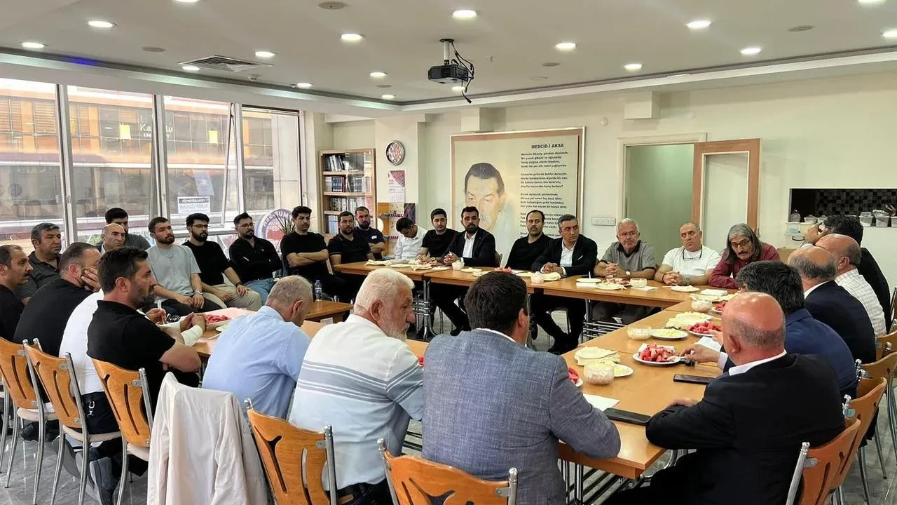 Milletvekili Karaman STK temsilcileriyle Erzincanda buluştu