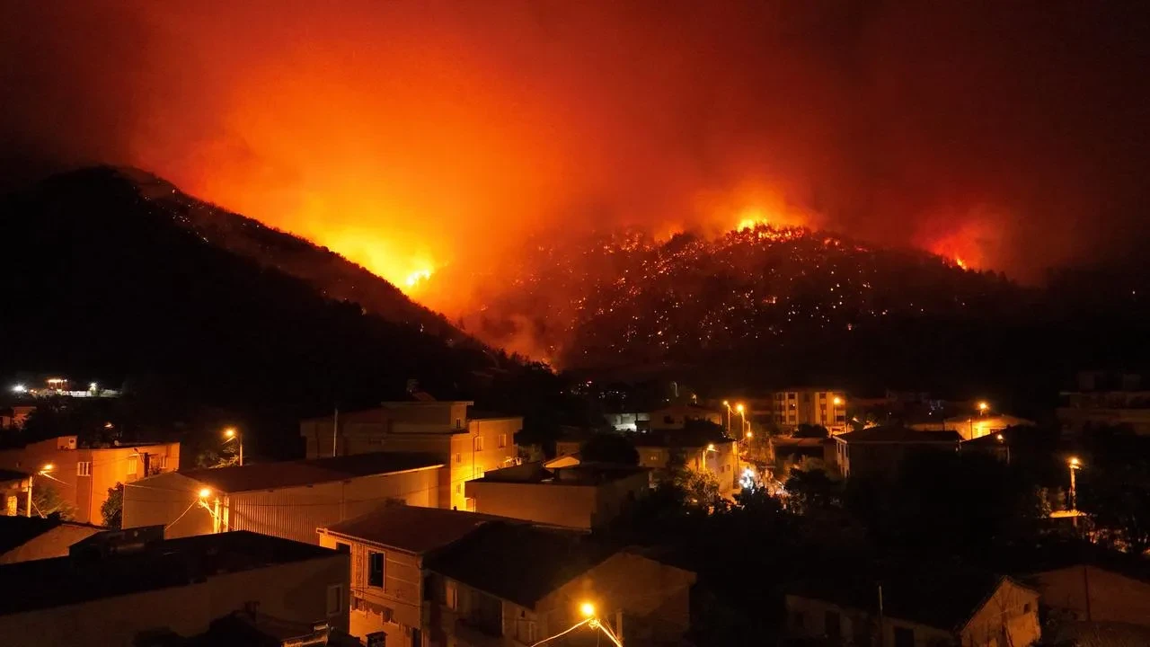 Bursa’da Orman Yangını Üç Köyü Tehlikeye Soktu