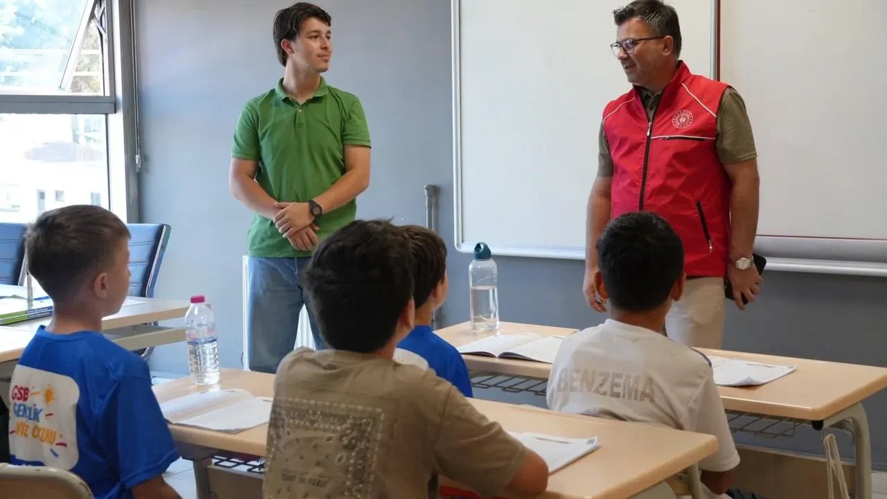 Düzce Gençlik Merkezinde Yaz Okulu çocukları buluşturuyor