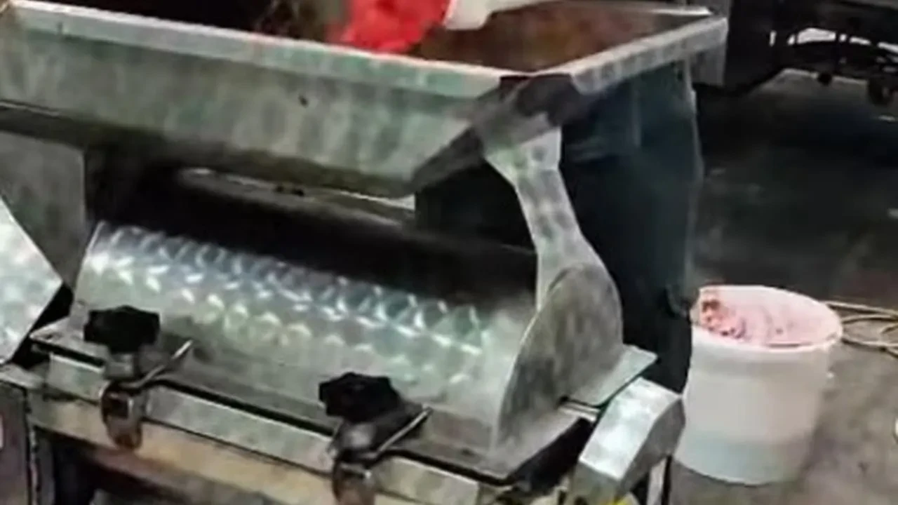 Osmaneli Belediyesi karpuz lokumu ve pekmezi üretiyor.