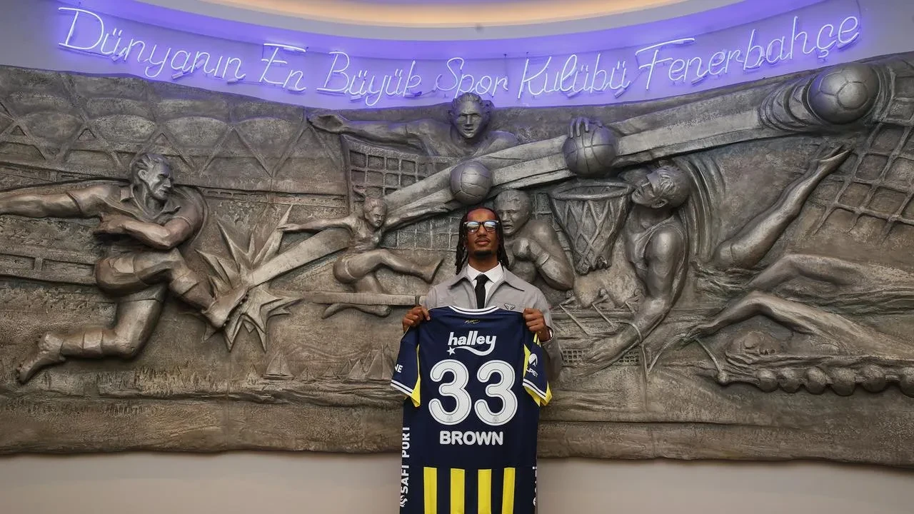 Fenerbahçe, Archie Brown ile 3+1 yıllık sözleşme imzaladı