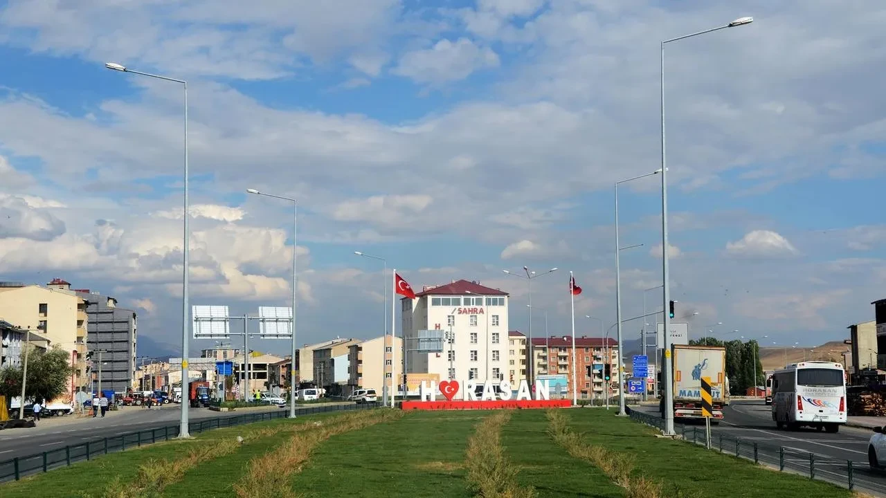 Horasan’da 3.2 büyüklüğünde deprem afad tarafından kaydedildi