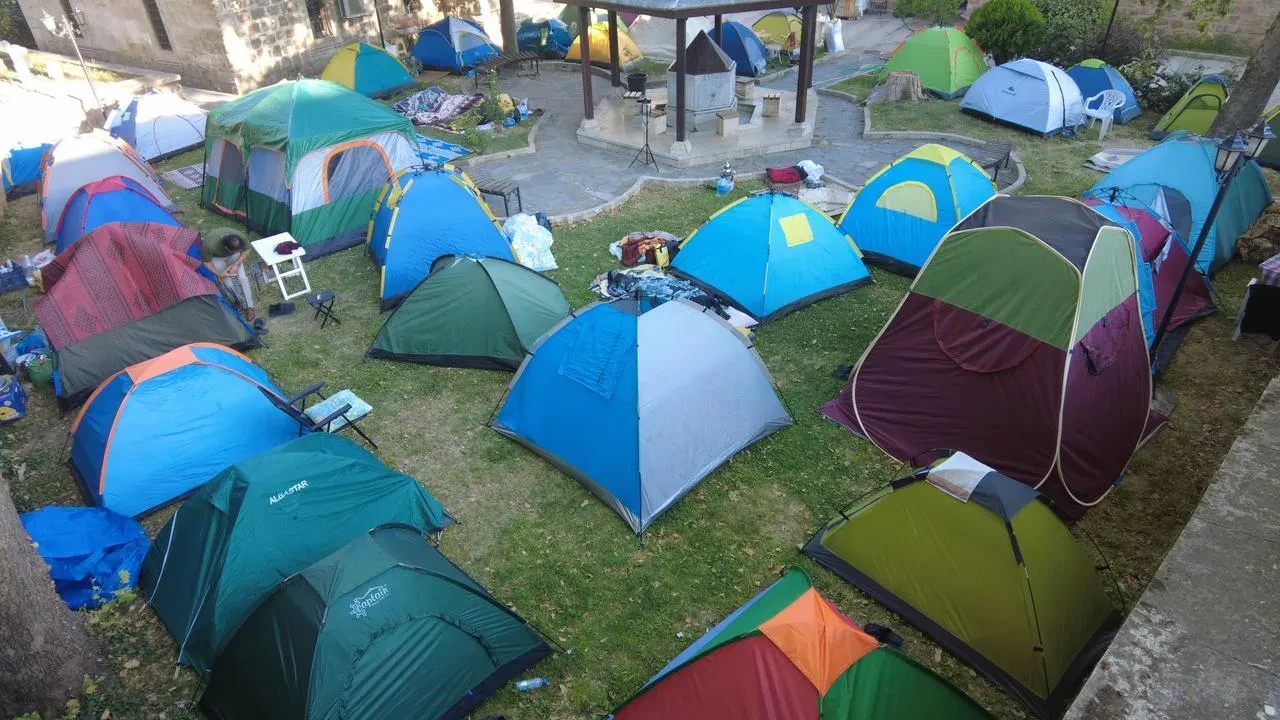 Kırkpınar sevdalıları Edirne parklarında kamp yapıyor