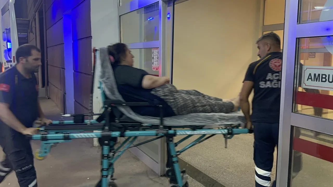 Adıyaman'da kontrolden çıkan otomobil bariyere çarptı bir yaralı