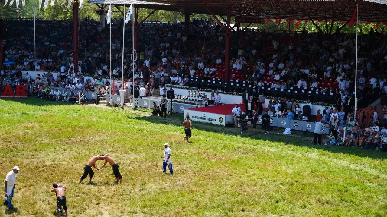 Tarihi Kırkpınar başpehlivanlık yarı finalistleri ortaya çıktı