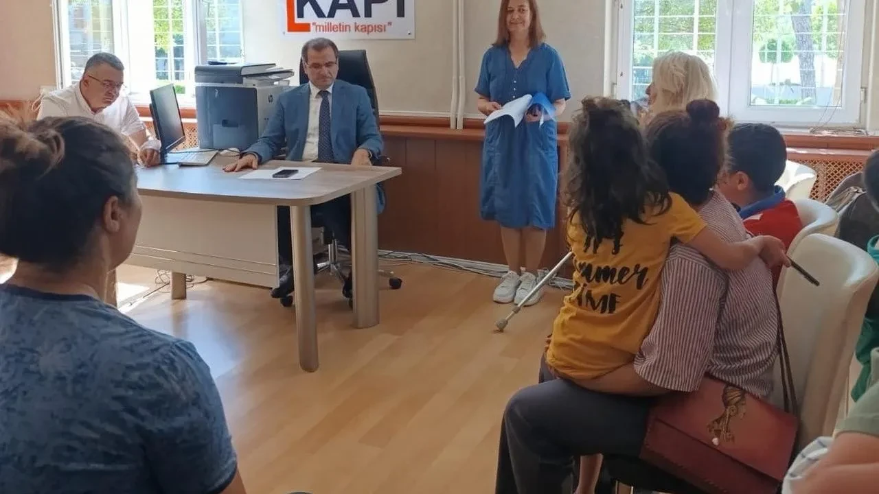 Salihli Kaymakamı Güldoğan Açık Kapıda vatandaşları dinledi