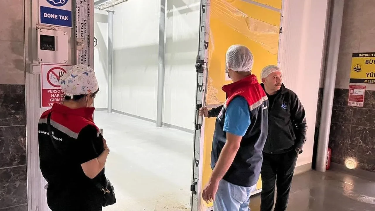 Bayburt Belediyesi mezbahasında hijyen denetimi yapıldı