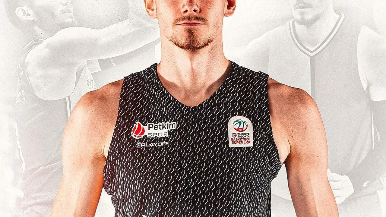 Roberts Blumbergs Aliağa Petkimspor ile sözleşme imzaladı