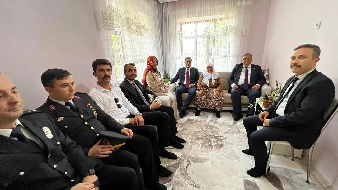 Bozkır'da Albay Aziz Yılmaz'ın ailesine 15 Temmuz anma ziyareti