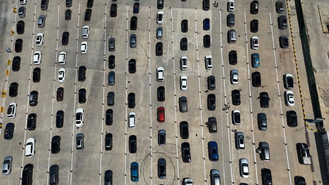 Gurbetçiler Kapıkule Sınır Kapısı'ndan ana vatana akın ediyor