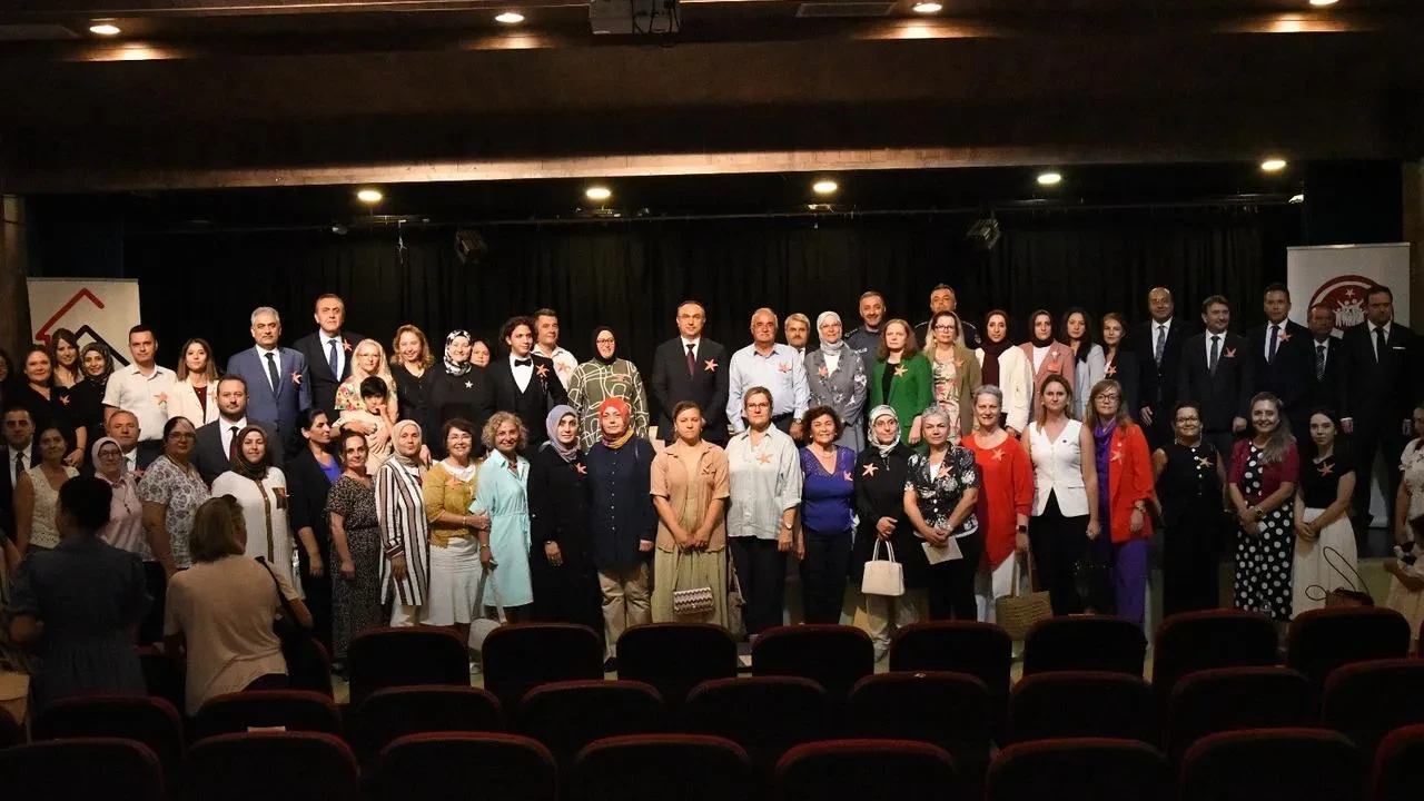 Tekirdağ'da Gönül Elçileri ile koruyucu aile farkındalık toplantısı düzenlendi