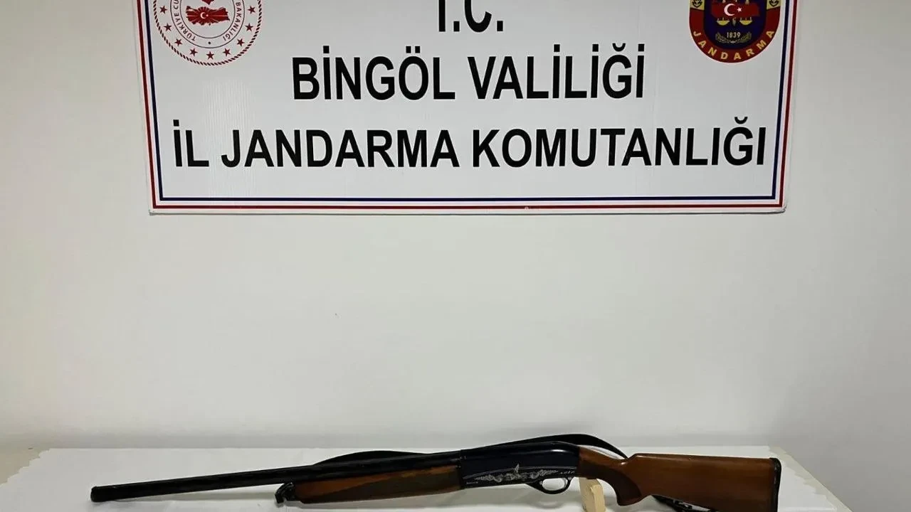 Bingöl’de Jandarma Ruhsatsız Silahlara El Koydu Ve 4 Şüpheli Hakkında İşlem Başlattı