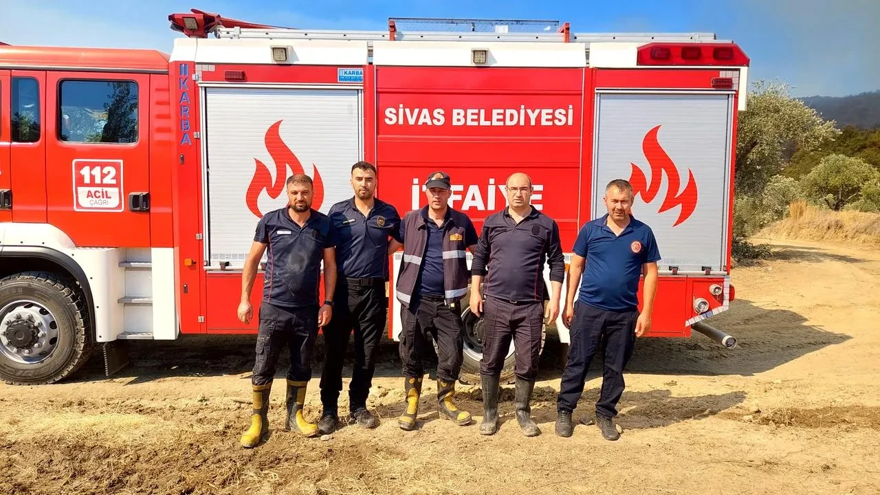 Sivas itfaiye ekibi Hatay yangınlarına müdahale ediyor
