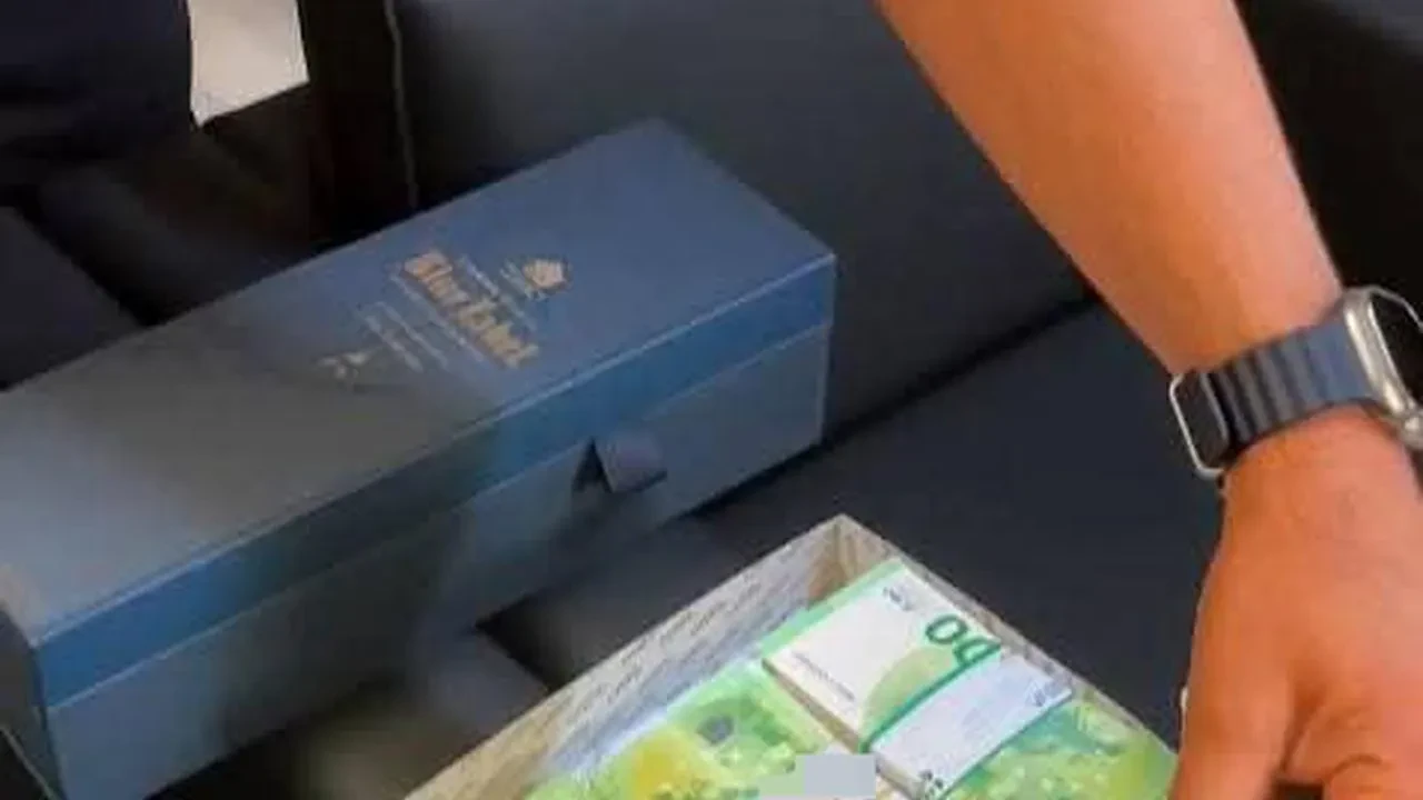 Manavgat Belediyesinde baklava kutusundan Euro rüşvet çıktı