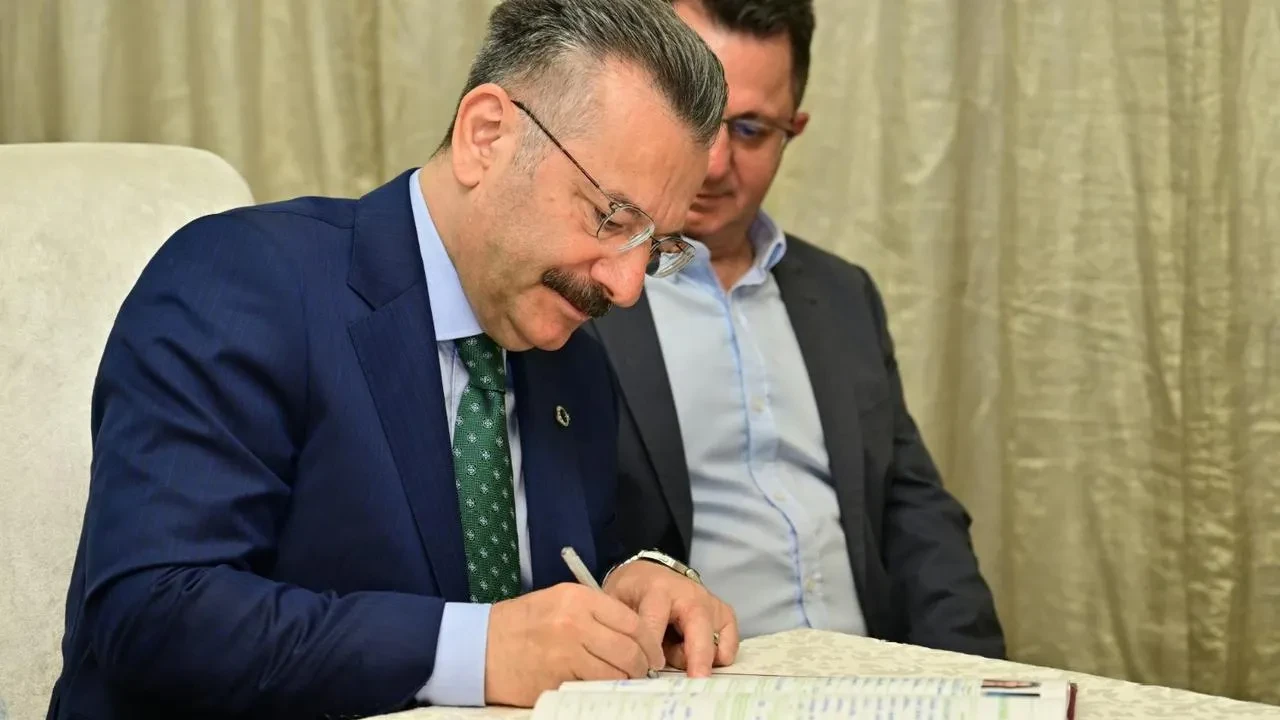 Vali Hüseyin Aksoy polis kızının nikahına şahit oldu