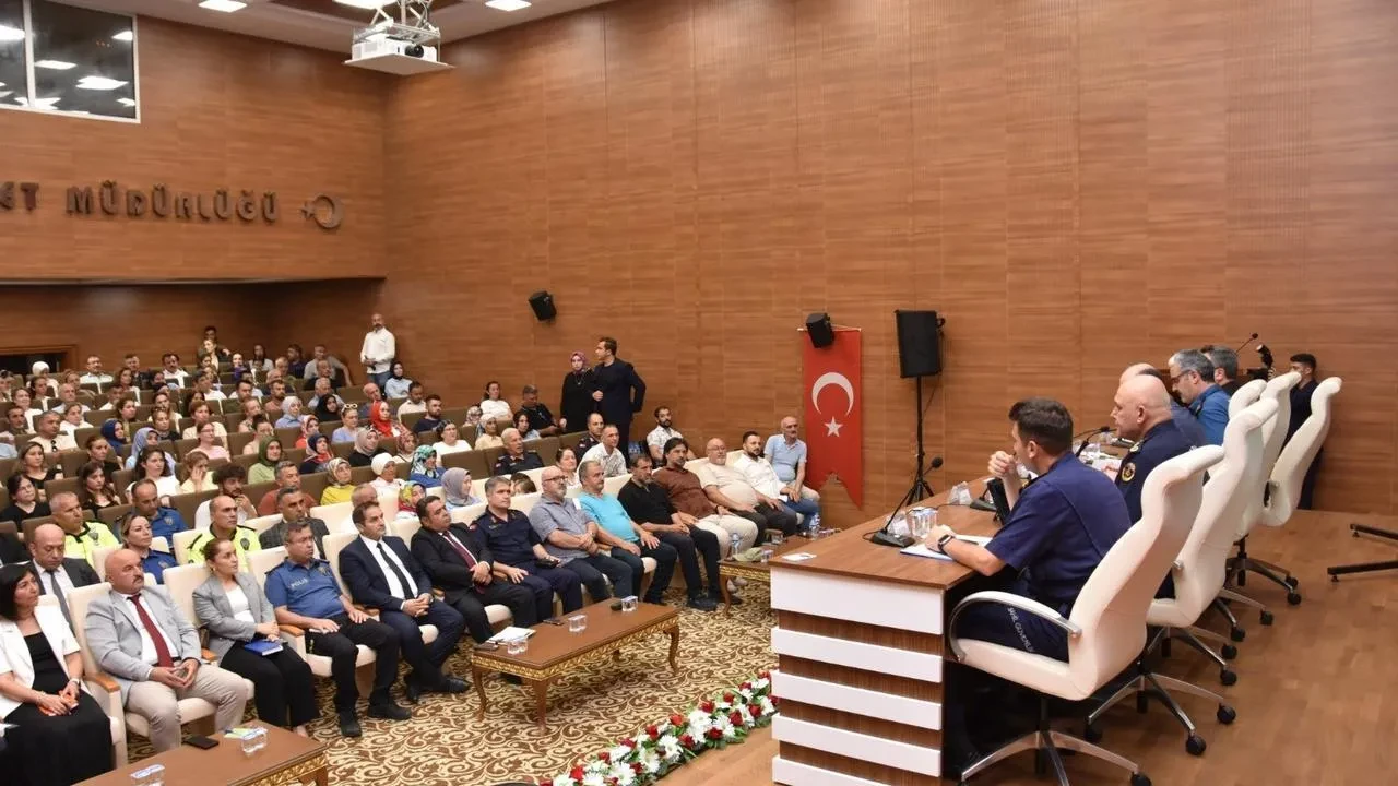 Giresun Valiliği Güvenlik Bilgilendirme Toplantısı Düzenledi