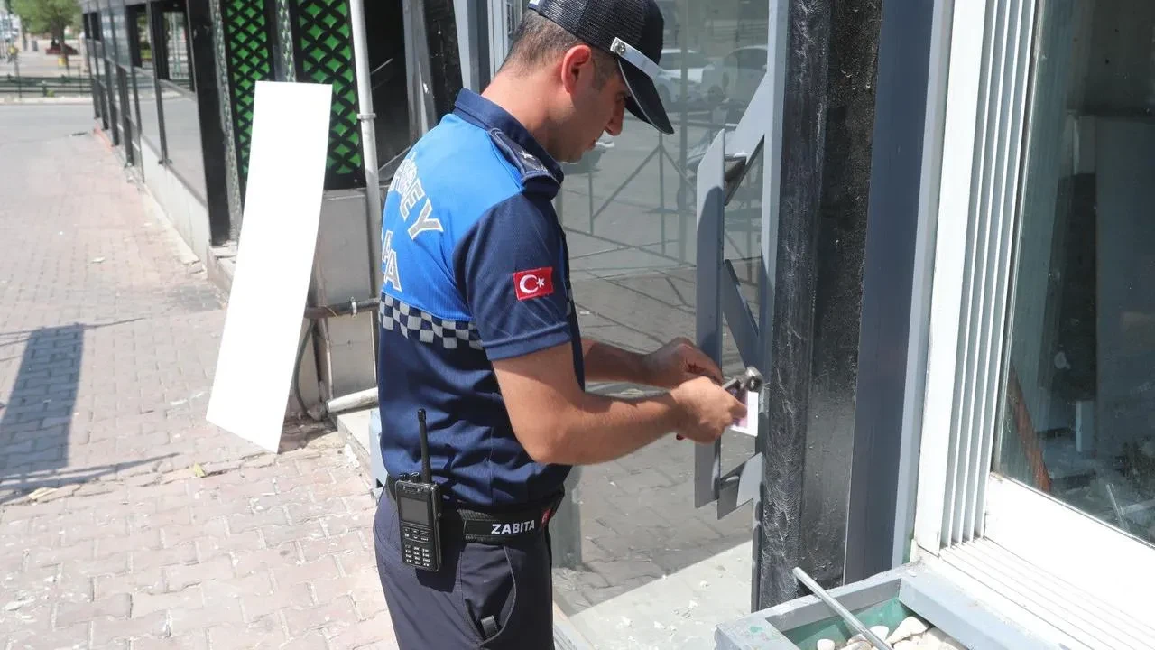 Şahinbey Belediyesi 2 işletmeye 3 gün kapatma cezası verdi.