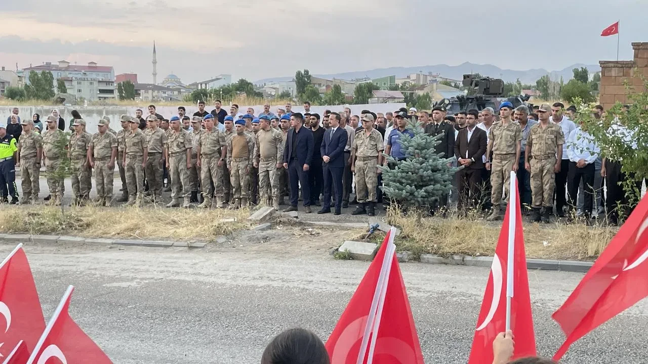 Şehit Binbaşı Arslan Kulaksız Malazgirt'te dualarla anıldı