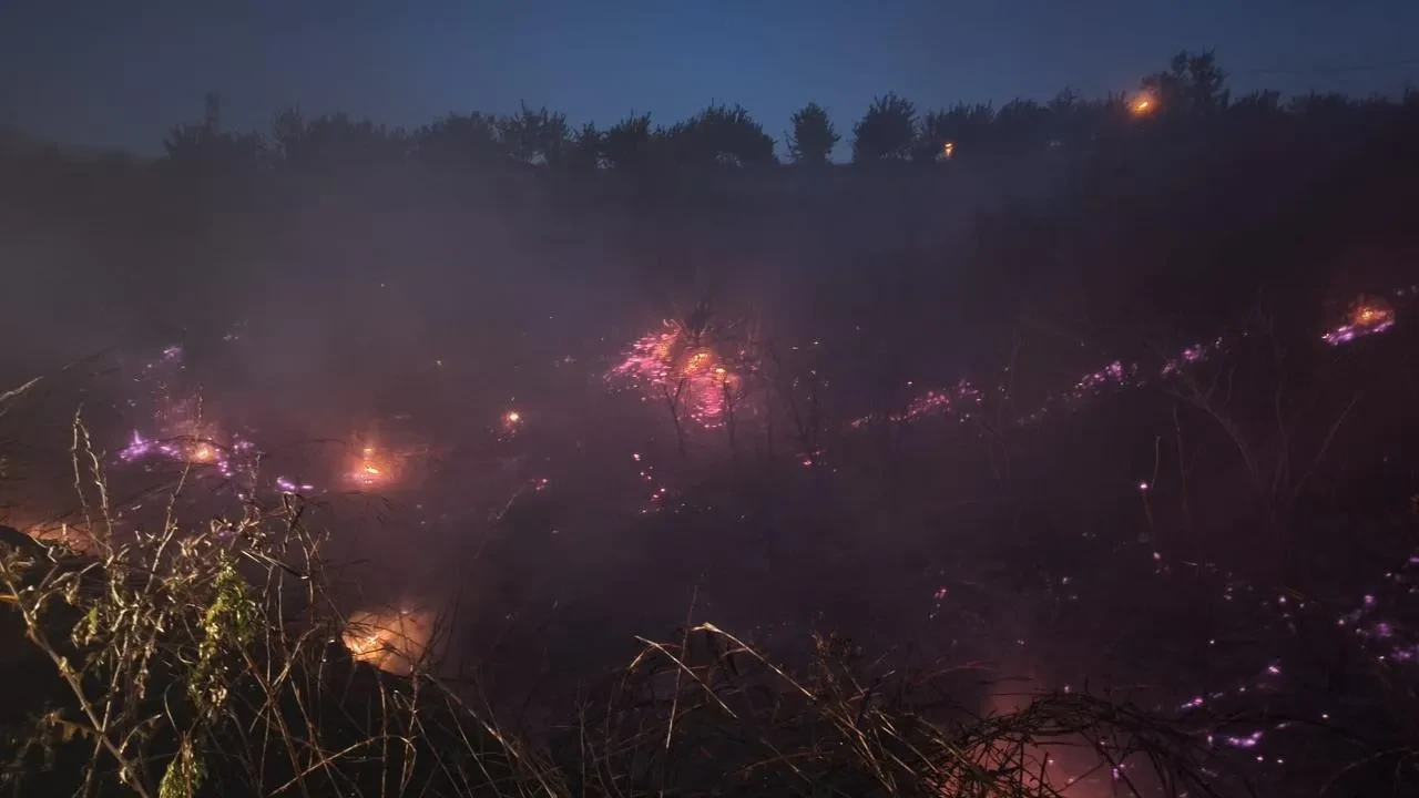 Malatya'da itfaiye ekipleri iki farklı yangını söndürdü