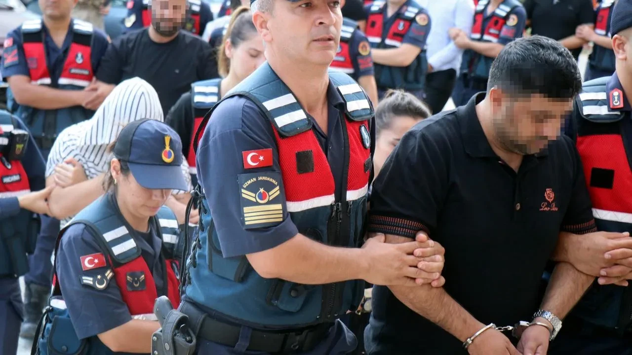 Sakarya'da jandarma dolandırıcılık operasyonunda 6 kişiyi tutukladı