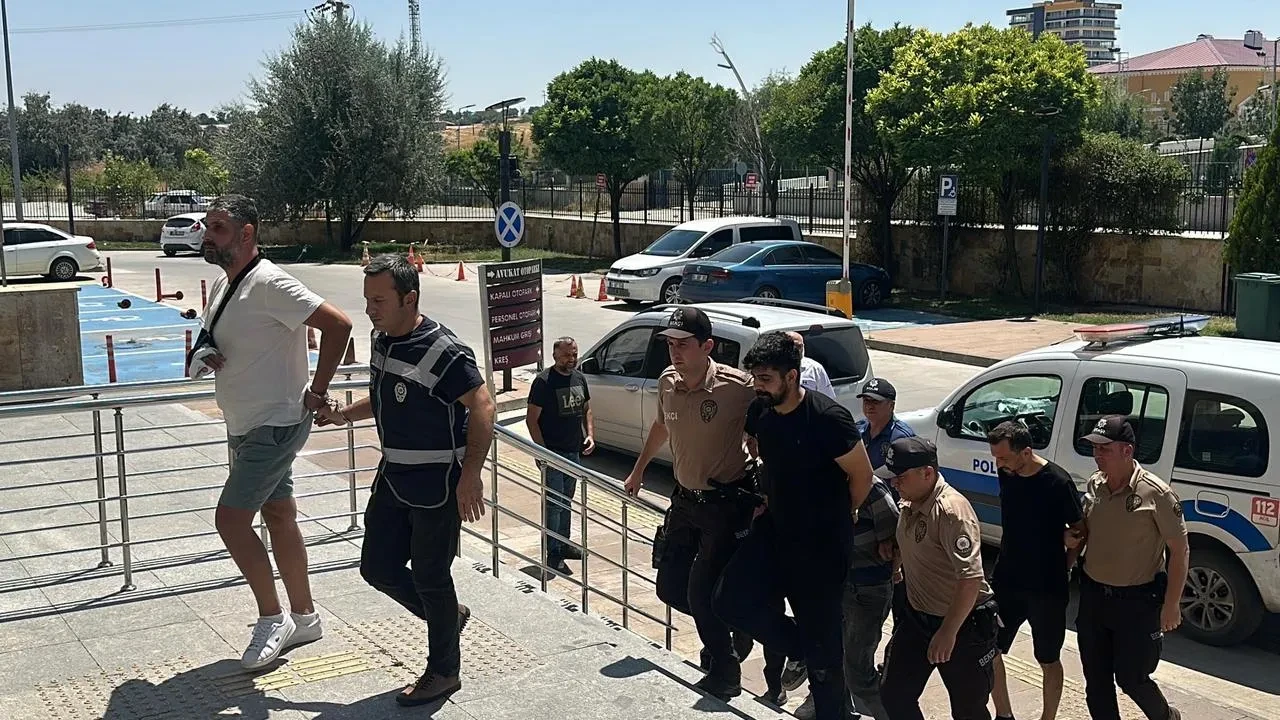 Uşak'ta toprak kaymasında 2 kişi hayatını kaybetti 2 şüpheli tutuklandı