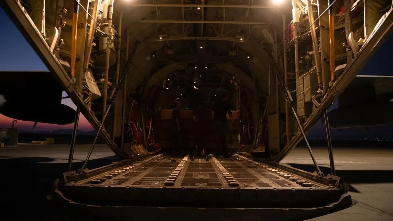 İsrail Gazze'ye hava yoluyla yardım atışlarını yeniden başlatıyor