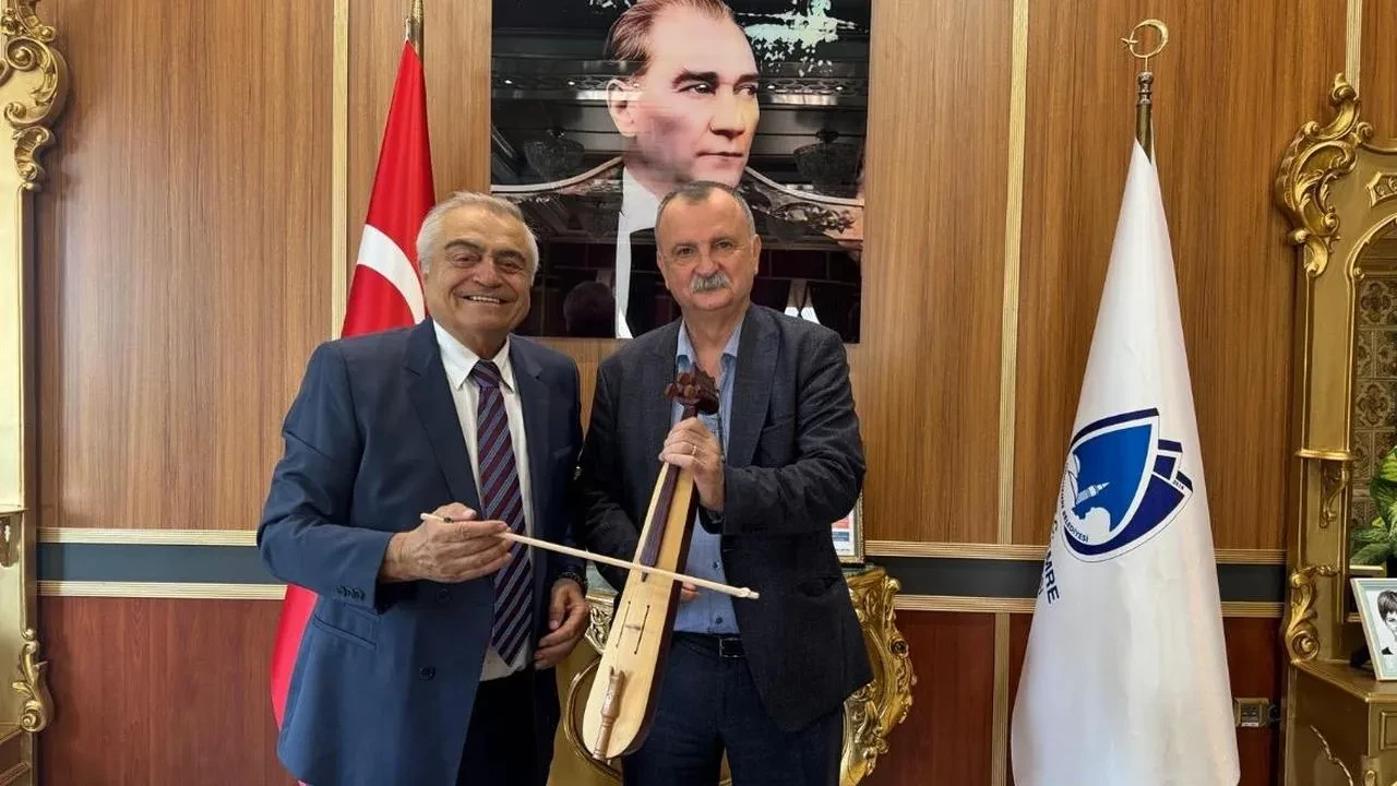 Manisa Karadenizliler Derneği Başkanı Balaban'a hamsi festivali için teşekkür etti