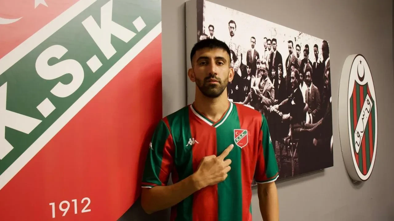 Karşıyaka Menemen FK'dan Erhan Öztürk'ü kadrosuna kattı