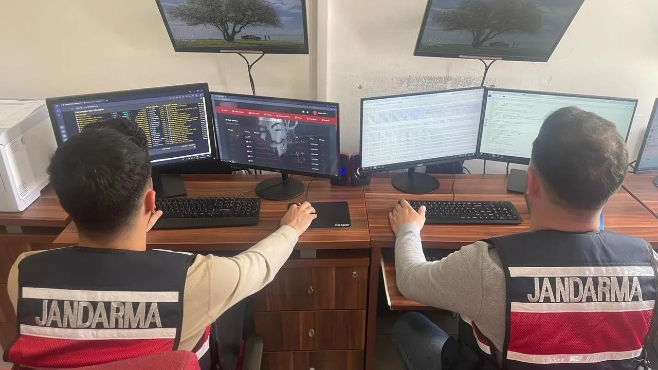 Aydın’da Jandarma Ekipleri Huzur Ve Güven Uygulamasında 9 Kişiyi Yakaladı