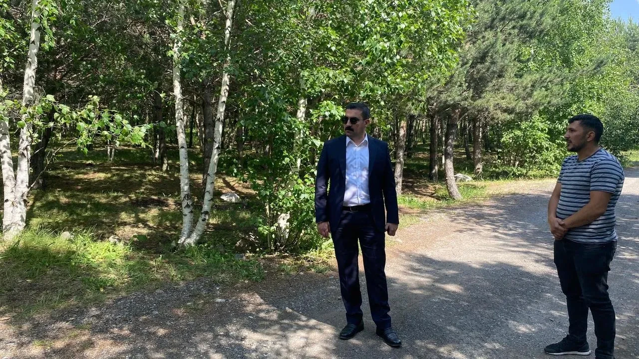 Kaymakam Akköz Çıldır Gölü Mesire Alanı’nda İncelemeler Yaptı