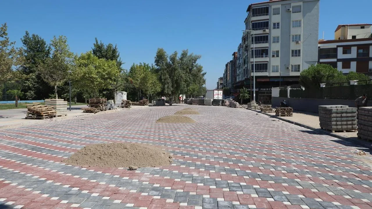 Turgutlu Belediyesi kent yollarını baştan sona yeniliyor