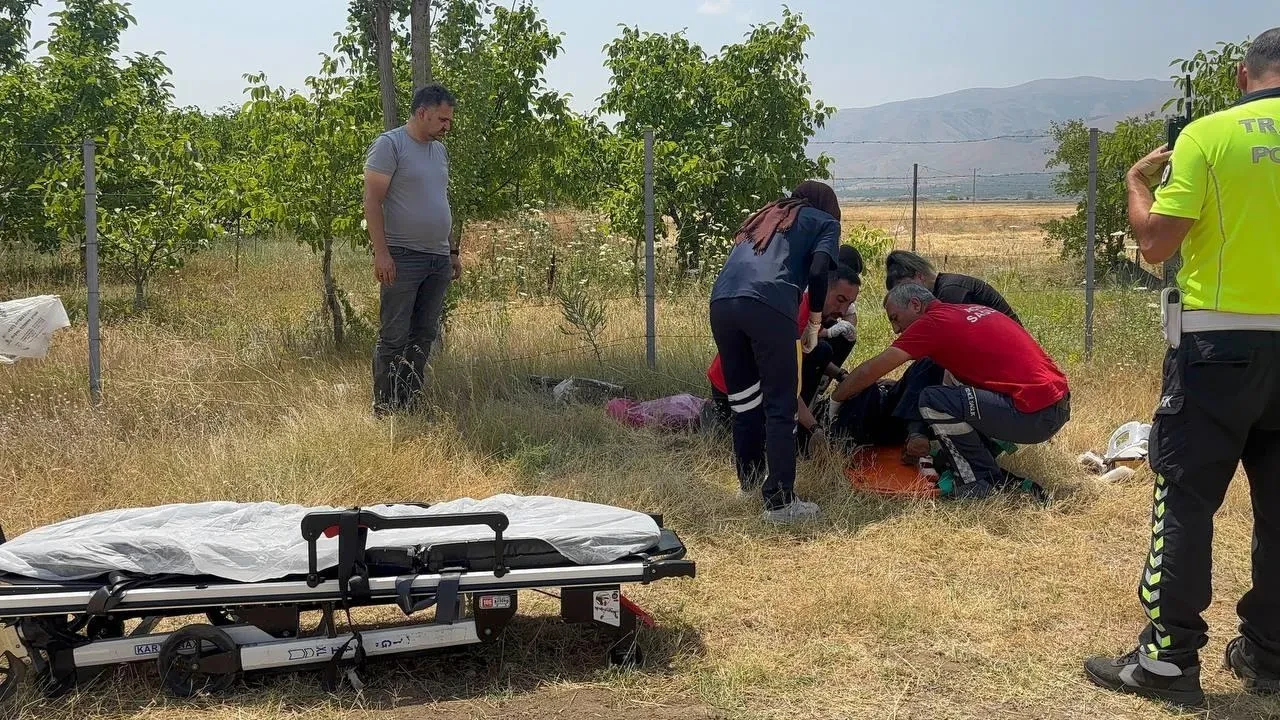 Erzincan’da Otomobil Şarampole Uçtu Sürücü Yaralandı