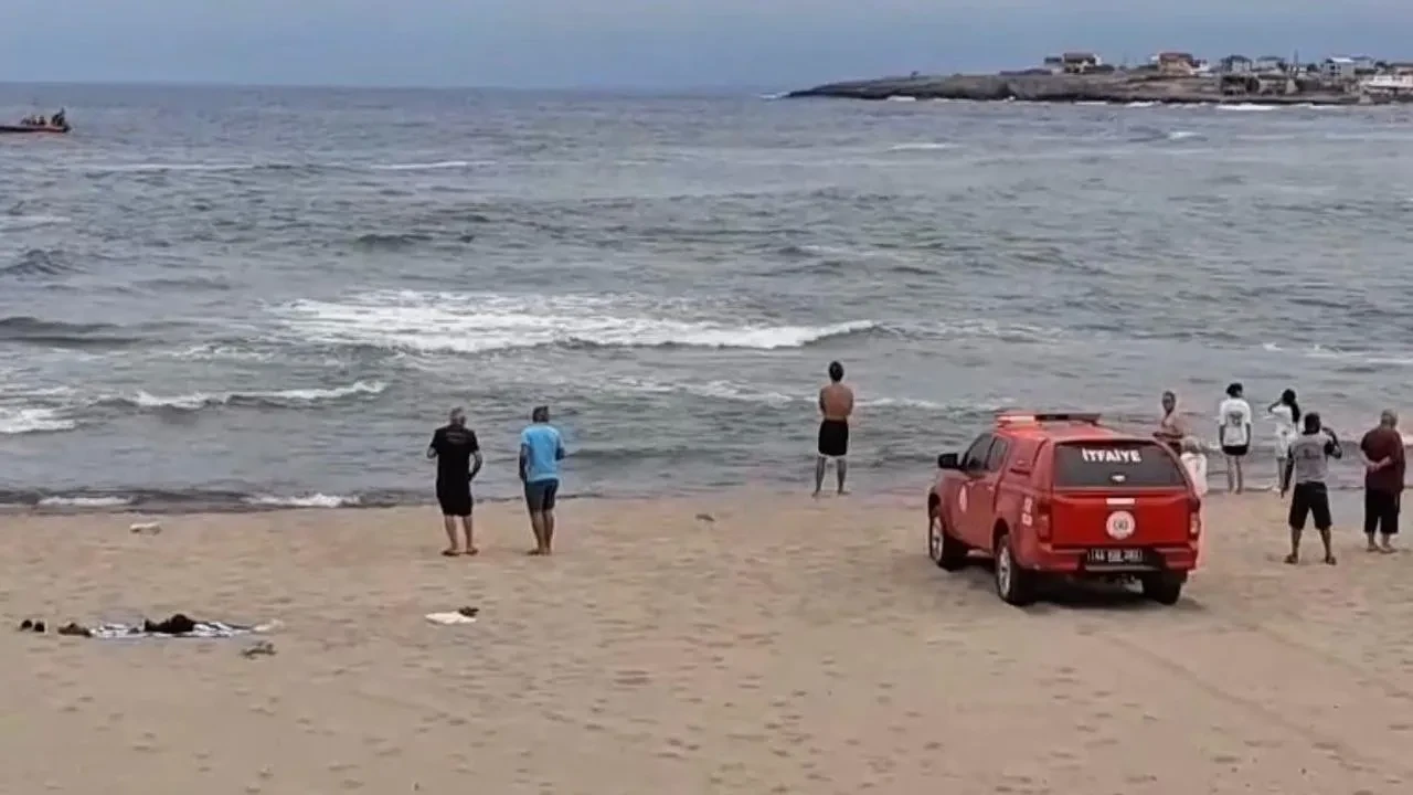 Kocaeli Kandıra’da denizde boğulma tehlikesi geçiren 2 kişi kurtarıldı 1 kayıp