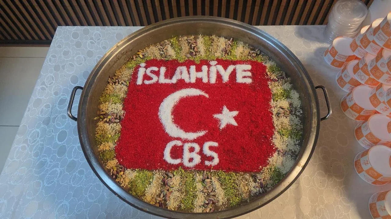 İslahiye Başsavcısı adliye personeline aşure ikramında bulundu