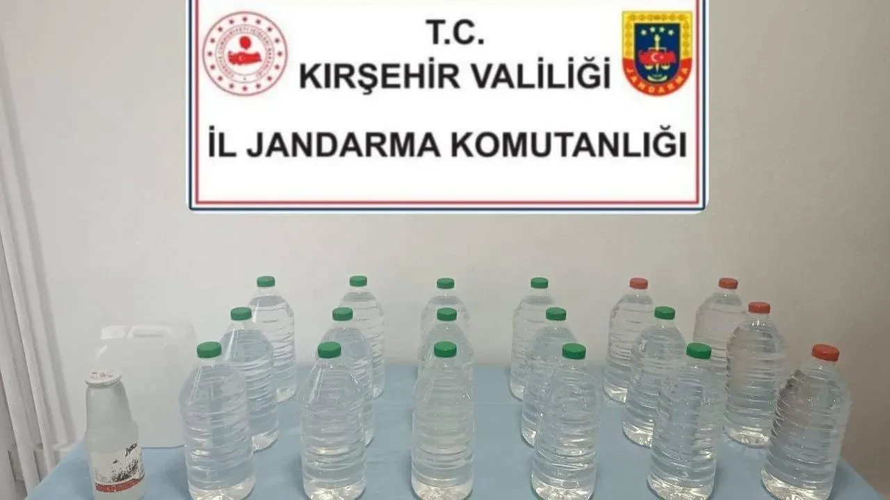Kırşehir'de jandarma kaçak alkol operasyonunda 48 litre etil alkol ele geçirildi