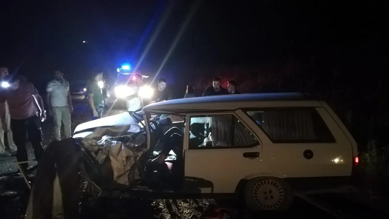 Malatya’da hafif ticari araç ile otomobil çarpıştı 8 yaralı