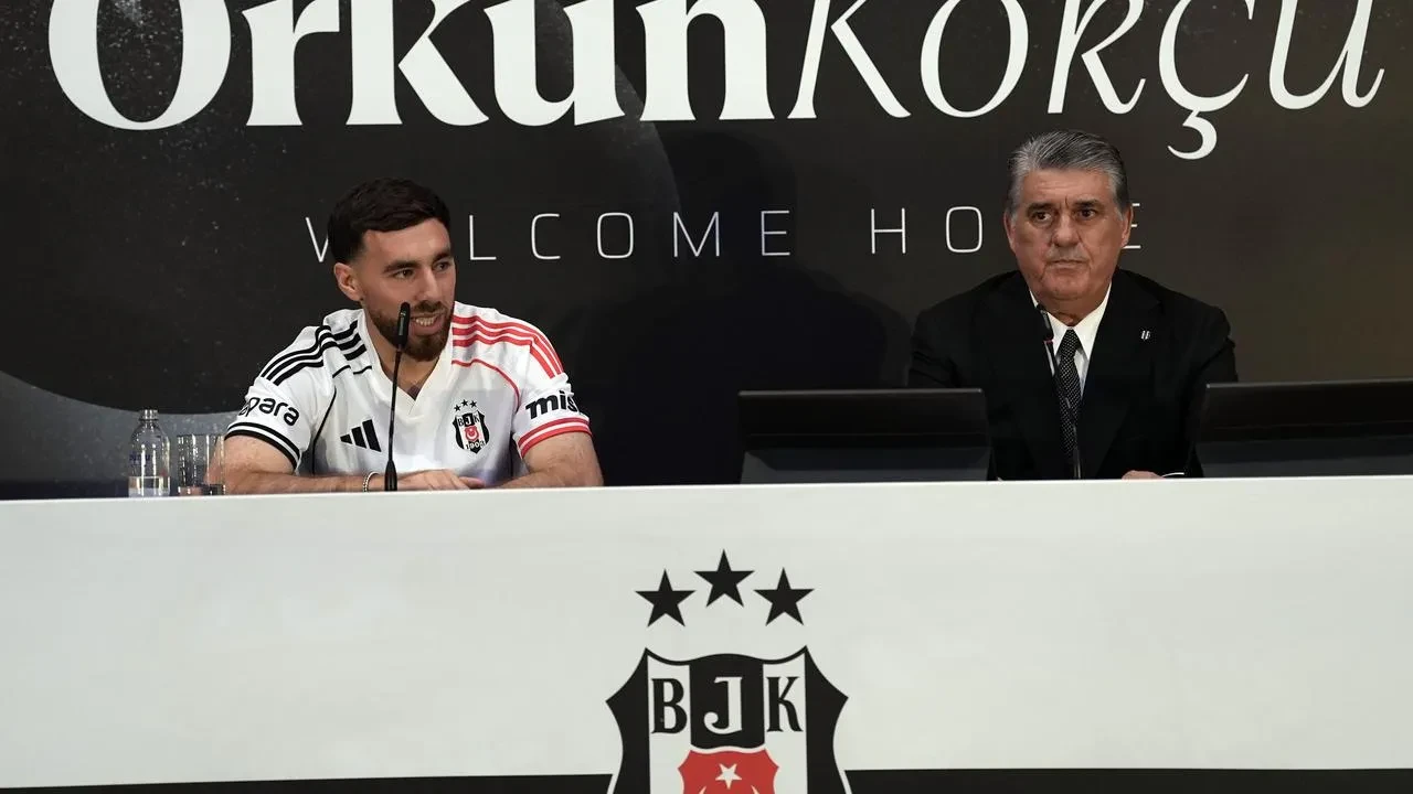 Beşiktaş, Orkun Kökçü ile Tüpraş Stadyumu’nda sözleşme imzaladı