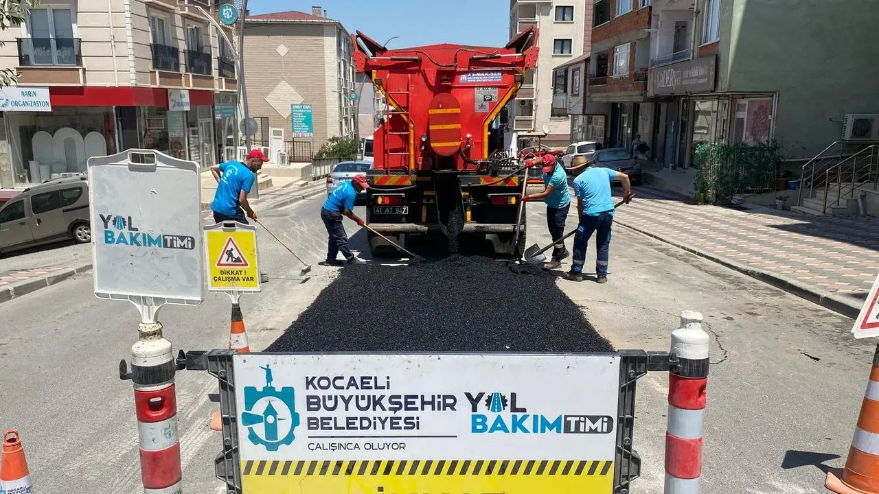 Kocaeli Büyükşehir yaya ve sürücü güvenliğini sağlıyor
