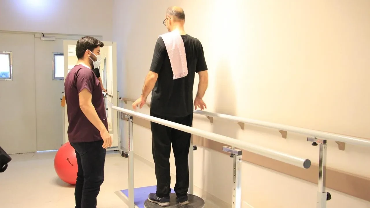 Elazığ Fethi Sekin Hastanesi kas hastalarına şifa sunuyor