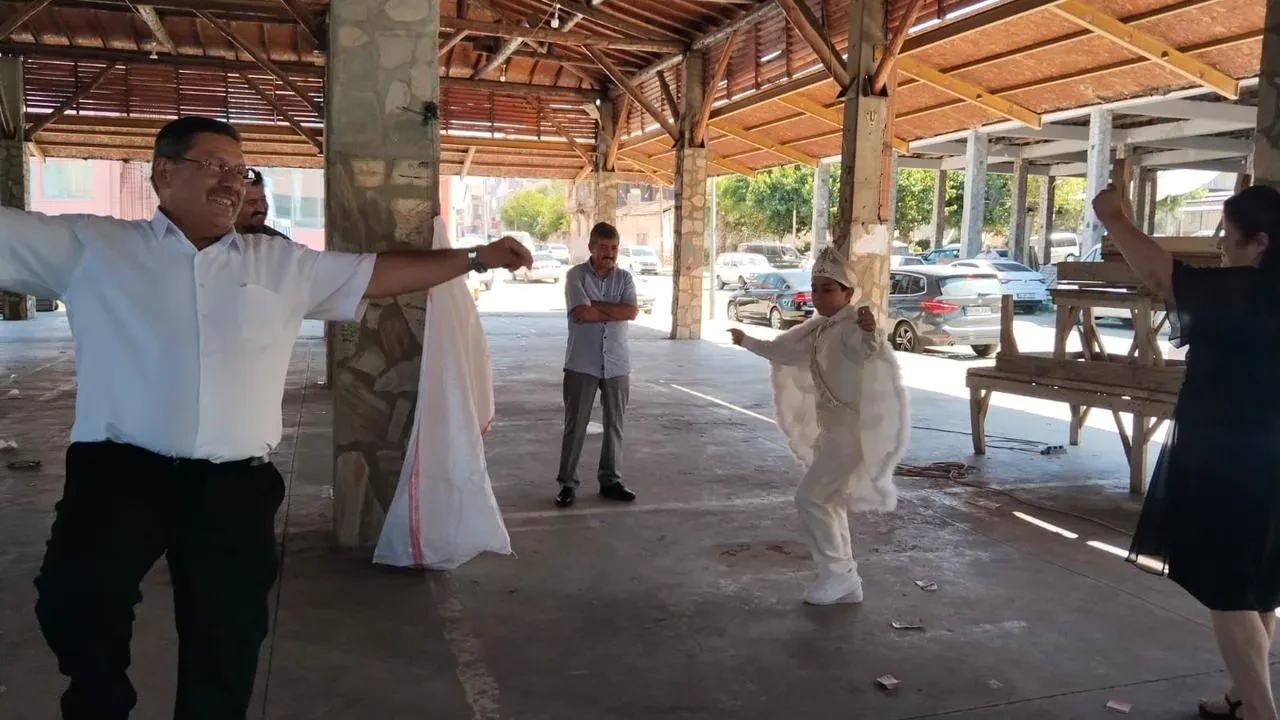 Fedakar Ali Öztekin Karacasu’da yeğeni Arın’ın sünnet düğününü gerçekleştirdi