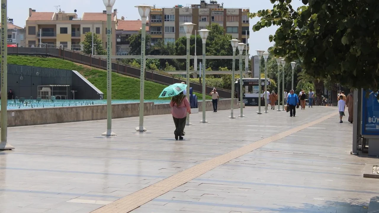 Aydın'da sıcaklıklar 39 dereceye ulaştı sokaklar boş kaldı