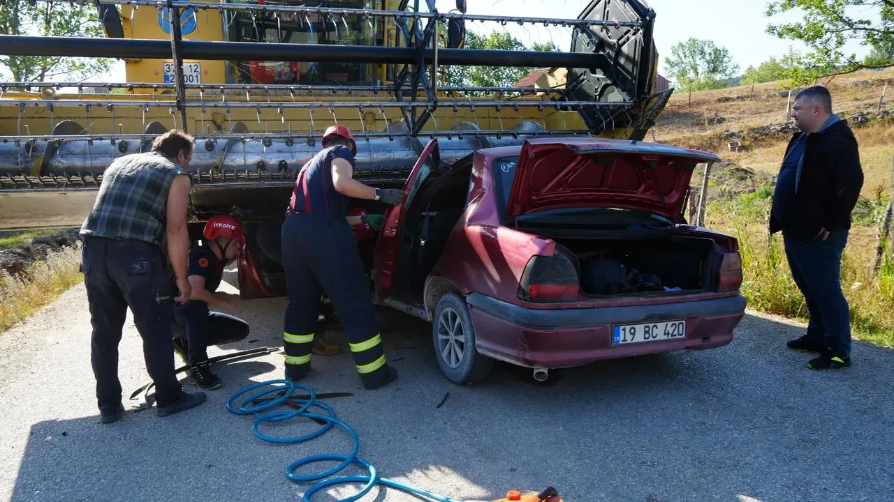 Kastamonu'da biçerdöver ile otomobil çarpıştı 1 ölü