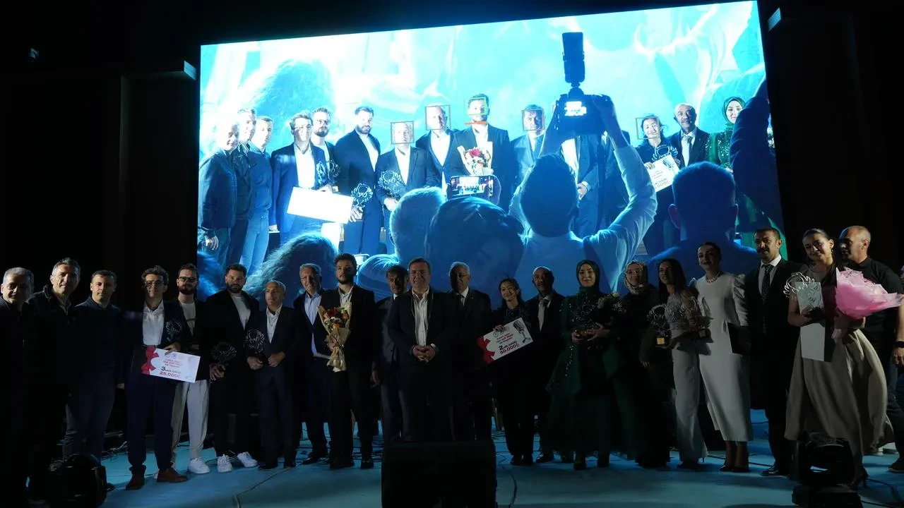 Erzincan Canlı Sesler yarışmasında müzik şöleni yaşandı