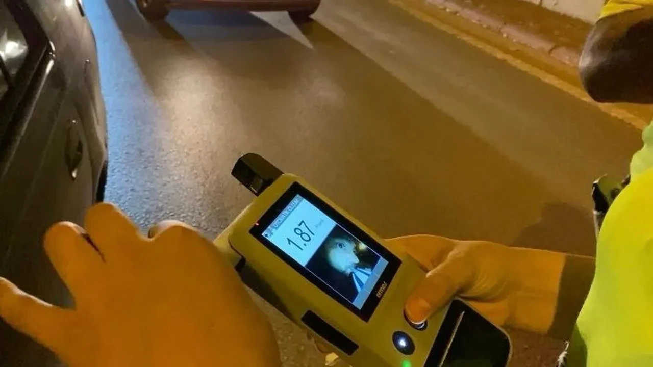 Konya'da alkollü sürücü ehliyetine el konulunca depremleri bildiğini iddia etti