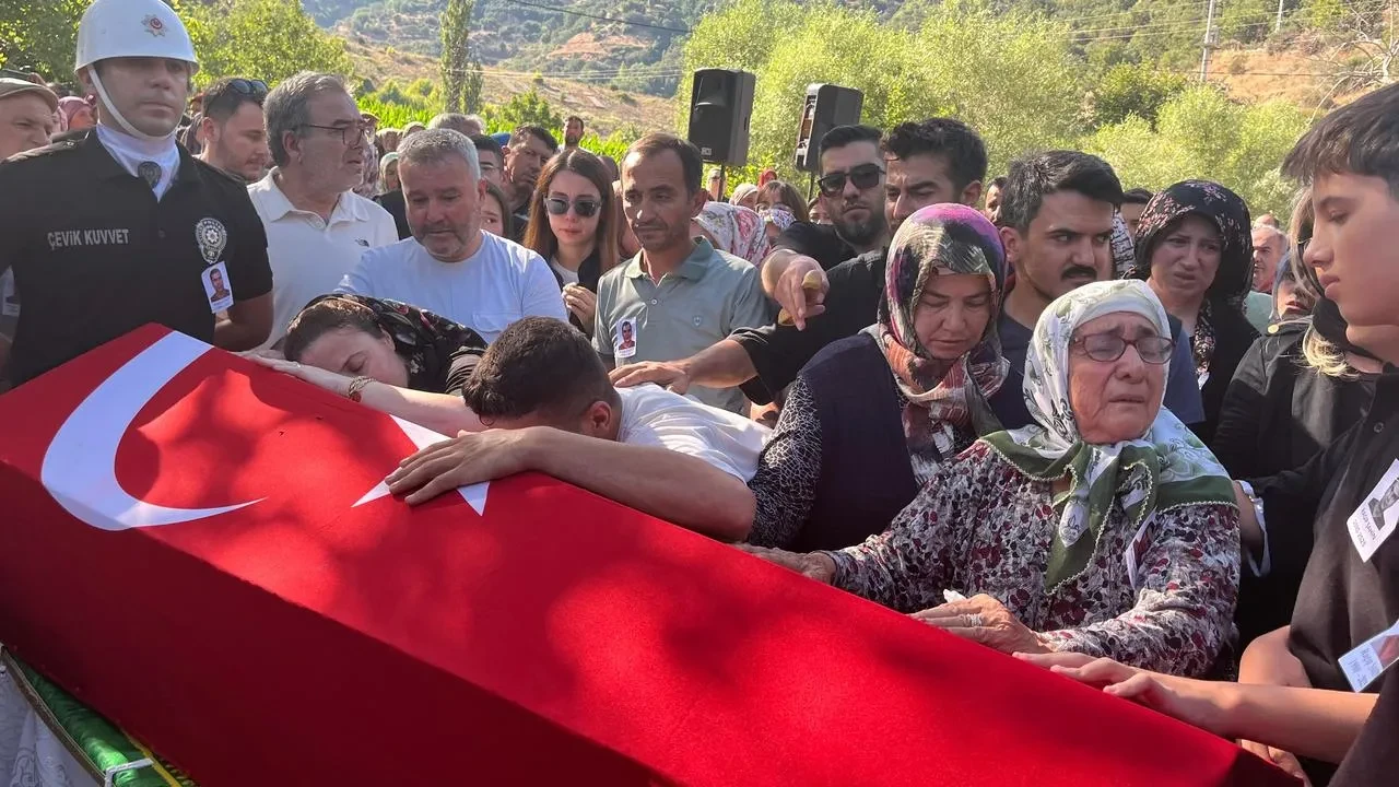 Şehit orman işçisi Ragıp Şahin İzmirde uğurlandı