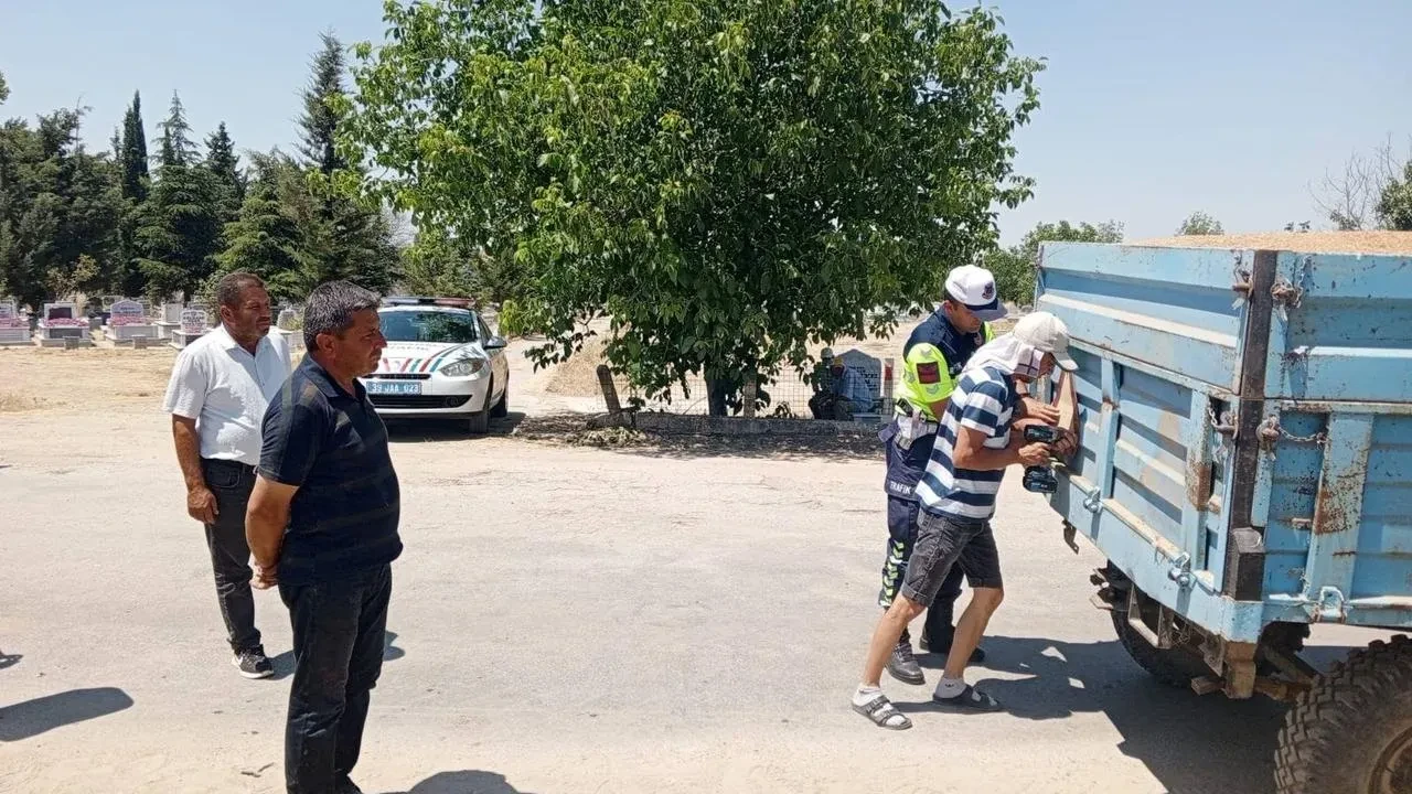 Kırklareli Jandarması köylerde traktör sürücülerini eğitiyor