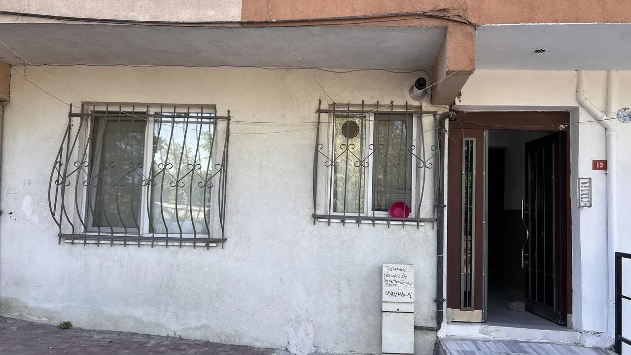 Gaziosmanpaşada yalnız yaşayan adam evinde hayatını kaybetti