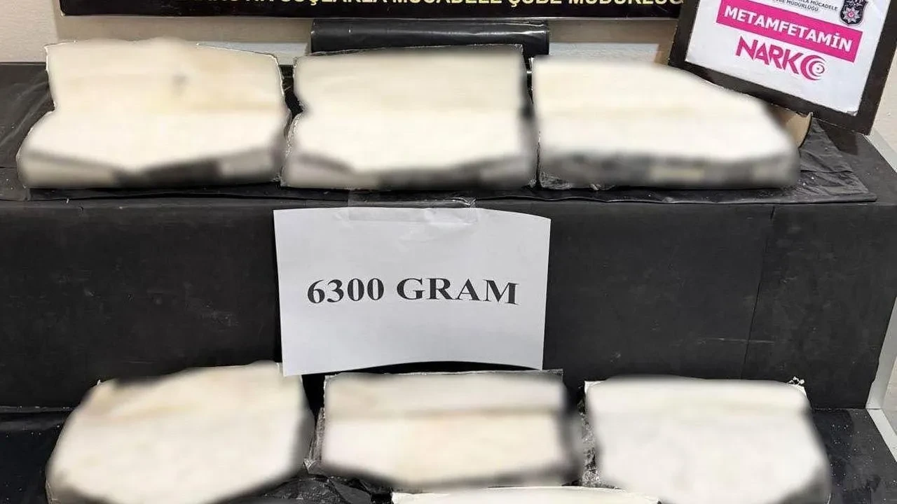 Erzincan polisi araçtaki 6 kilo metamfetamini yakaladı