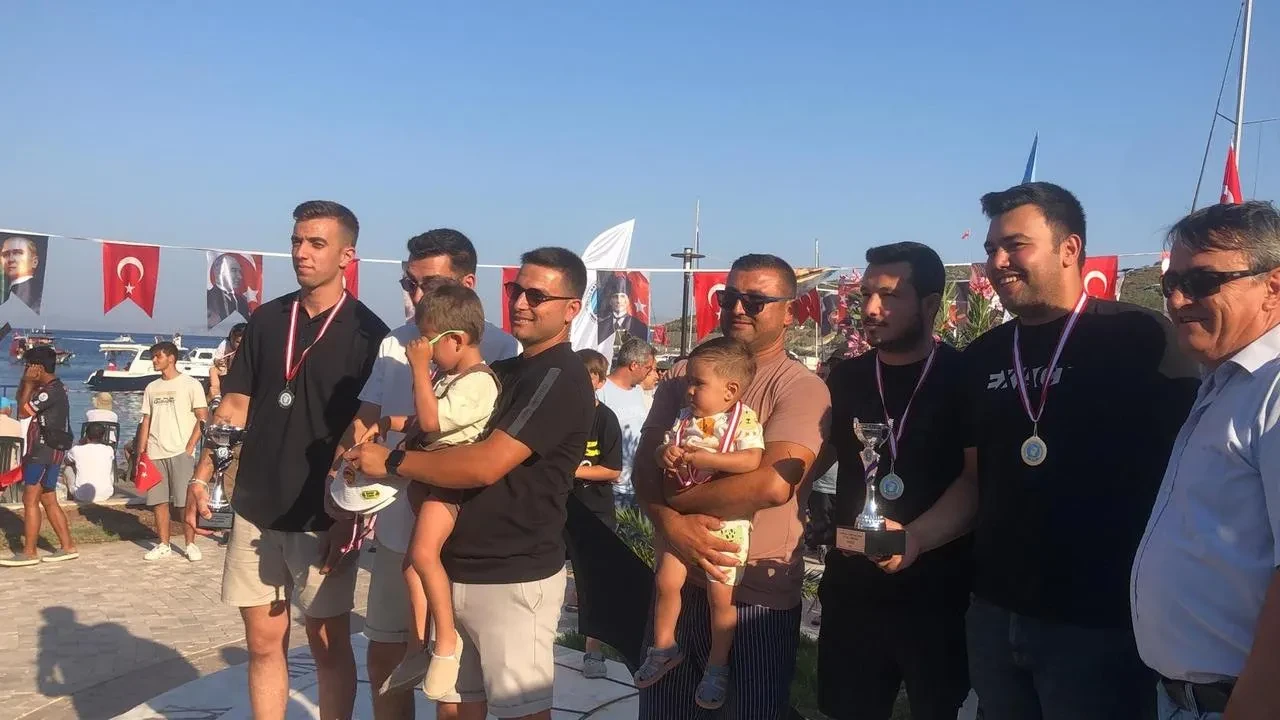 Milas Kazıklı Mahallesinde trafo yangını kontrol altına alındı